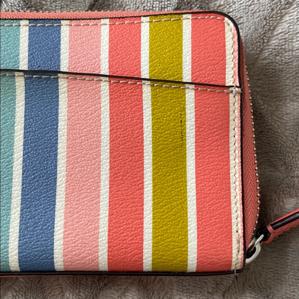 Coach Peyton Multistripe Zip Wallet. - Picture 10 of 10